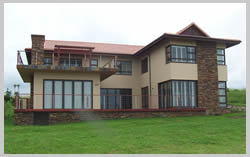 Ekubo Coastal Estate house by Dyason Construction Dyason Construction is based in Munster on the Lower South Coast, KZN, South Africa